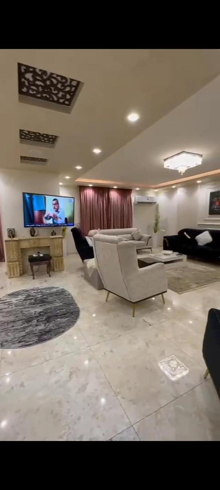 الدقي شارع محي الدين ابو العز الرئيسي Apartment Cairo