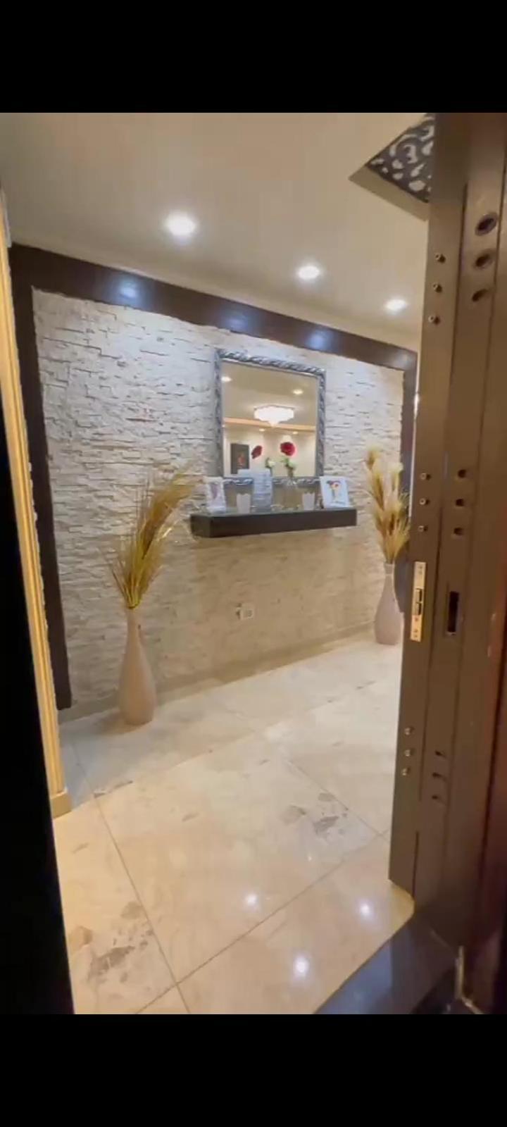 الدقي شارع محي الدين ابو العز الرئيسي Apartment